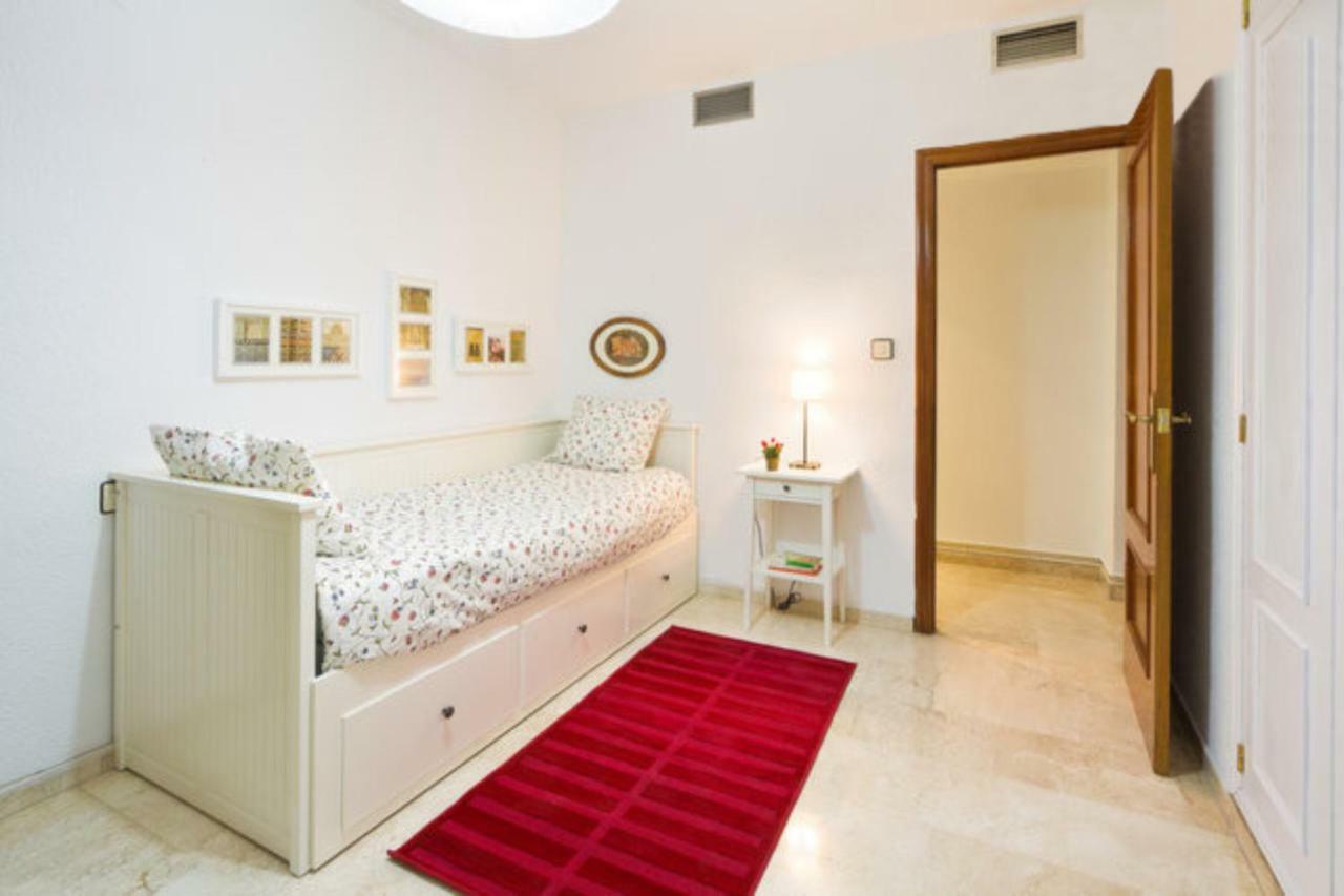 Afan Granada Y Parking Incluido Apartment ภายนอก รูปภาพ